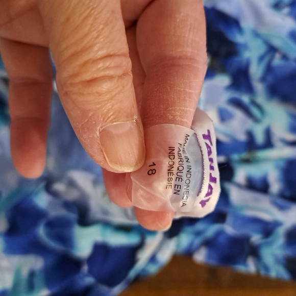 TanJay polyester dress in variegated blue print, size 18. - Picture 3 of 3